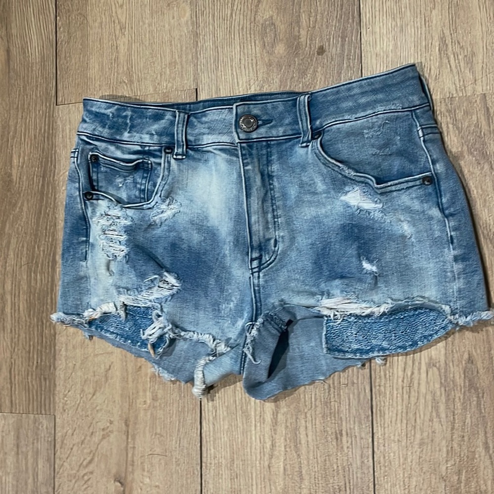 High rise American eagle shorts with cute pockets